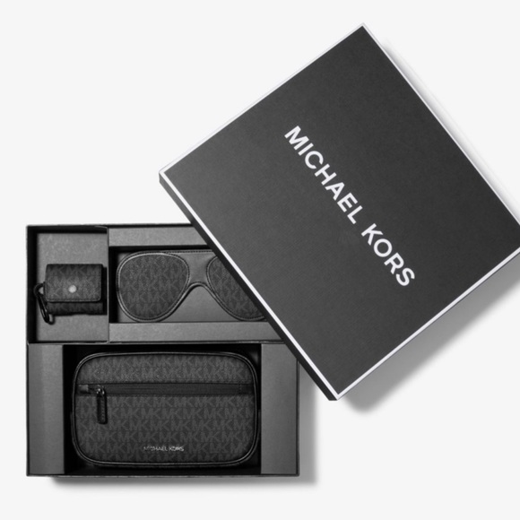 Michael Kors 3-In-1 Logo Travel Gift Set, New in Gift Box - Picture 4 of 15